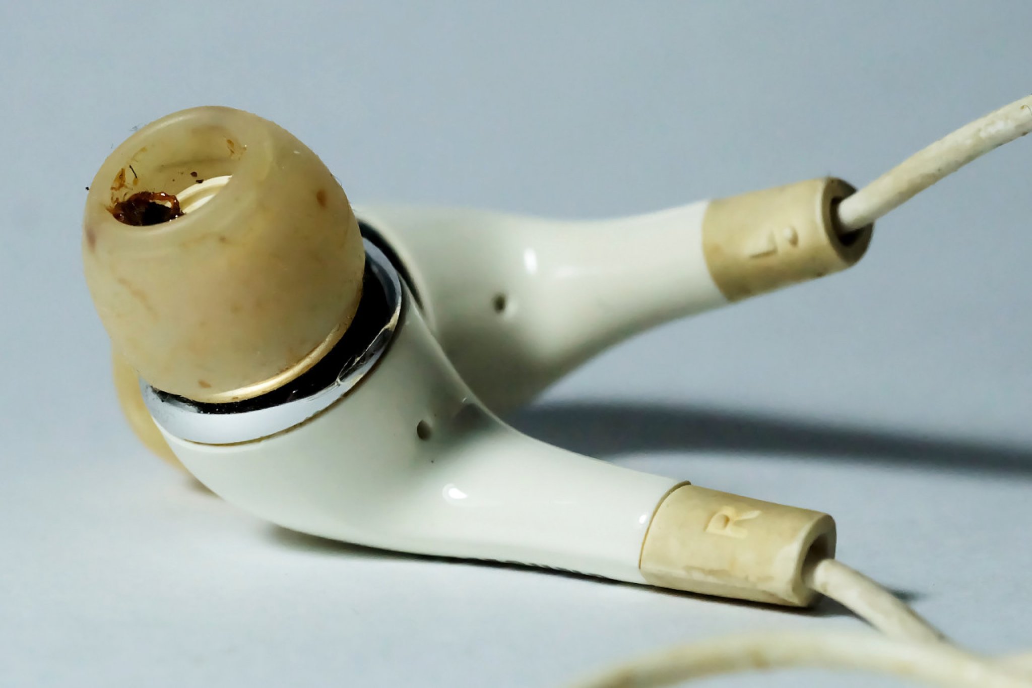 How to clean earbuds, earphones, Airpods and headphones