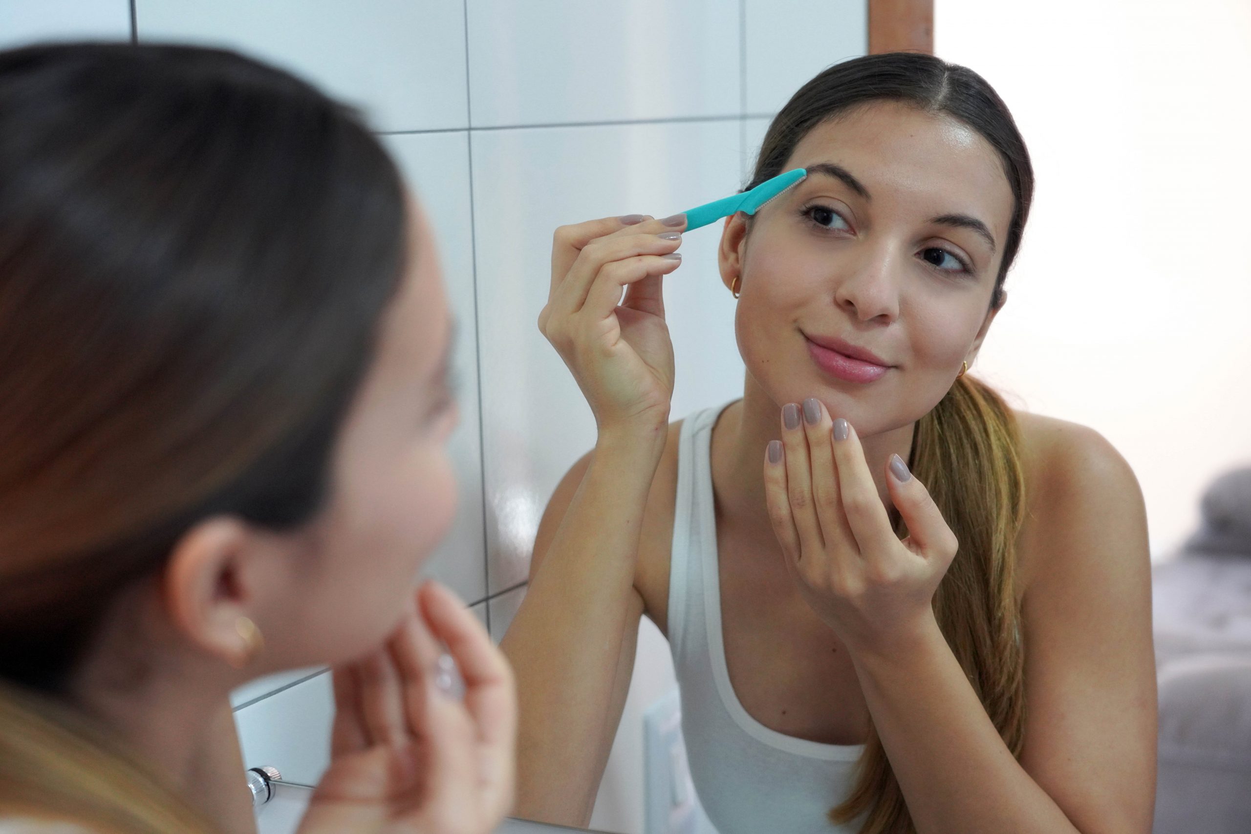best way to remove peach fuzz from face