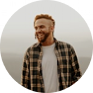 Picture of <span style="font-size: 11px; font-style: italic; font-weight: 300;">Reviewed by:</span><br>Alex Smith, Outdoor Enthusiasts</span>